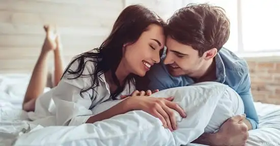6 أشياء إذا فعلها الرجل أمام المرأة سوف تعشقه بجنون وتسلم له نفس